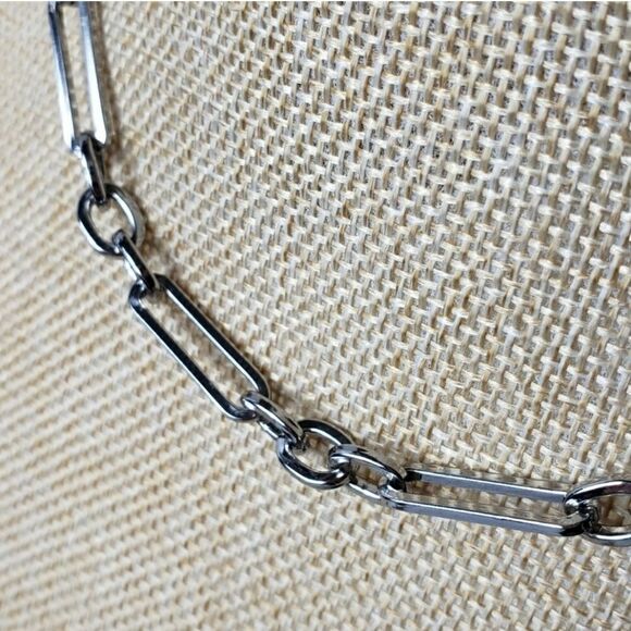 EXPRESS Mixed Metals Gunmetal & Rhinestone Necklace - Picture 3 of 8